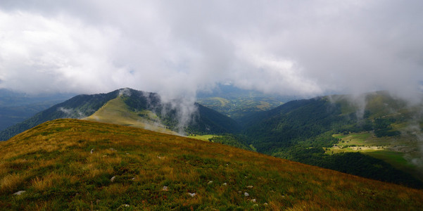 低云山脉