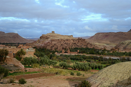 ait 本 haddou