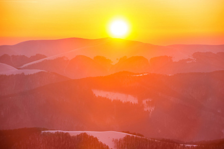 日落冬山