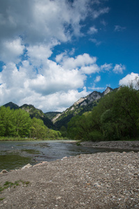 在 Tatra 山地，小雅波兰河