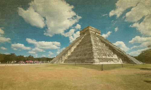在墨西哥的库库尔坎金字塔