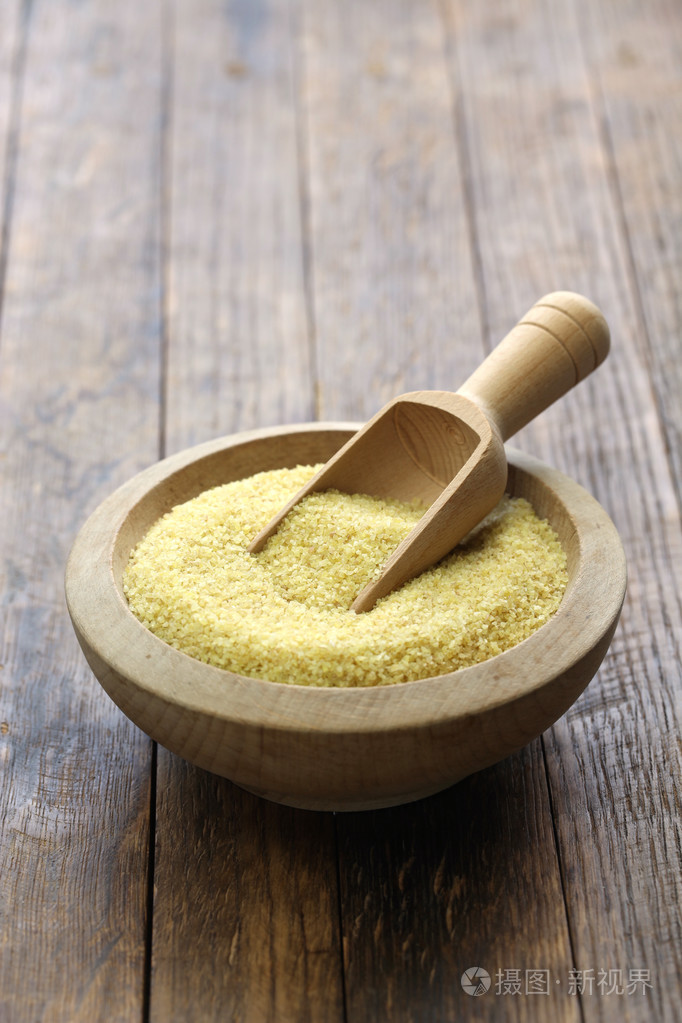 碾碎的干小麦土耳其美食