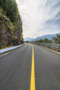 公路平坦的路