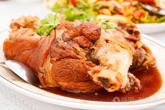 红烧的猪腿肉