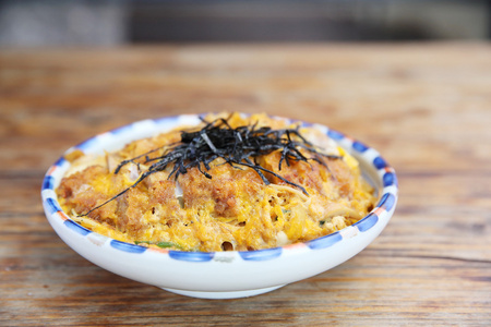 Katsudon 深炸的猪排蛋饭