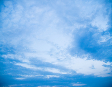 蓝色的天空背景