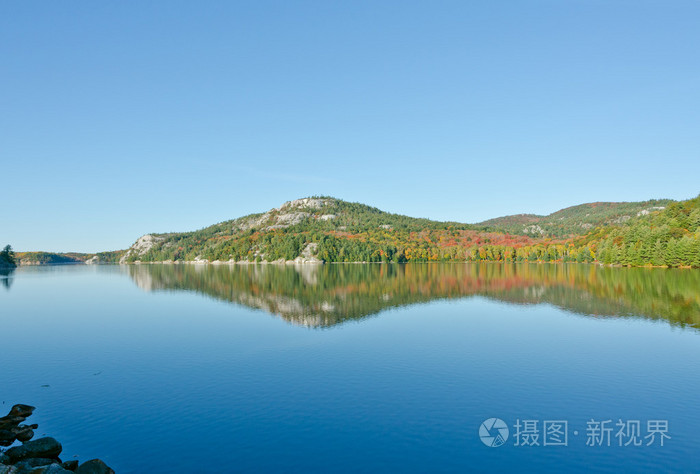 以上森林湖日出