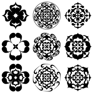 千变万化的花卉纹身套。曼陀罗在黑色和白色