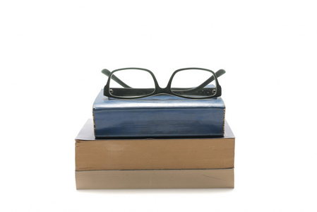 堆书和眼镜