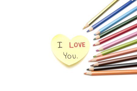 我爱你用彩色铅笔在心纸卡上写