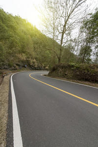 蜿蜒的道路背景中国图片