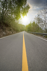 蜿蜒的道路背景