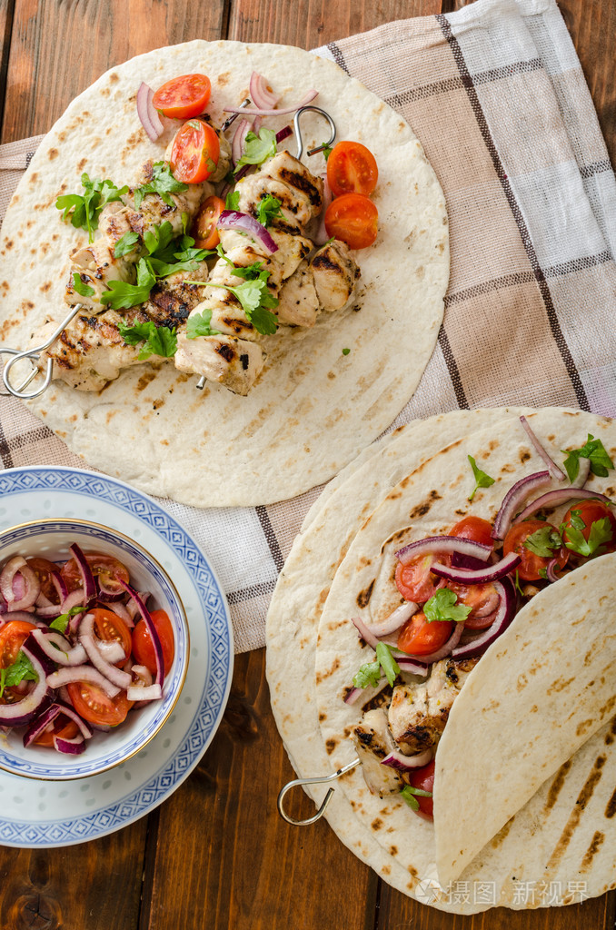 土耳其烤肉配香菜酱