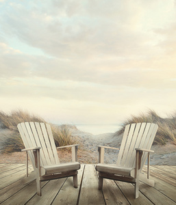 木甲板与椅子 沙丘和海洋