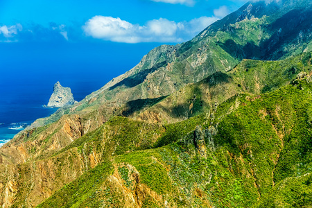 绿山或白云岩