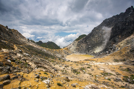 斯巴亚克火山附近宜