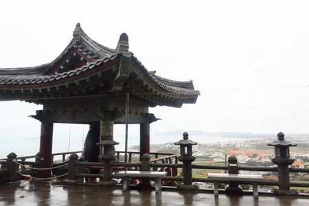 寺庙和迷人的景色，在济州韩国岛上