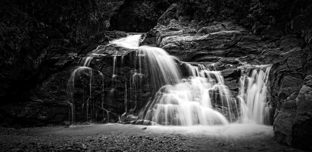美丽的瀑布，Adygea 高加索