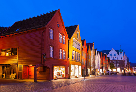 街道在卑尔根挪威著名 bryggen