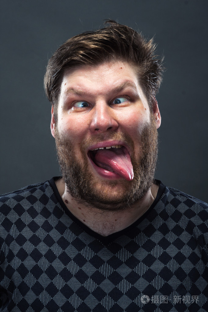 男人伸舌头图片