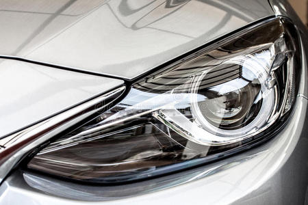 现代汽车头灯照片