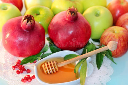 蜂蜜，苹果和石榴，为罗什哈沙纳的节日