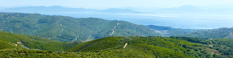 从山顶俯瞰夏季景色希腊