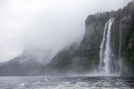 涟漪 自然 遥远的 场景 岩石 海湾 海洋 国家的 米尔福德