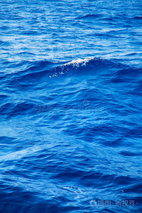 蓝色的深蓝色海水背景