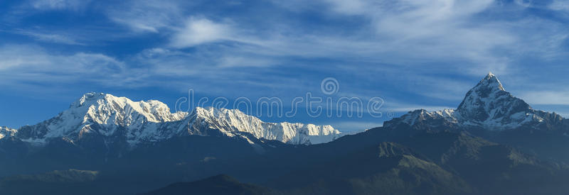 尼泊尔博卡拉的雪山