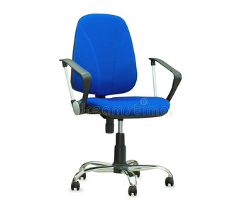 蓝色的办公椅。孤立的