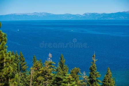 塔霍湖夏季全景