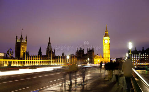 英国伦敦，大本钟和议会大厦夜景