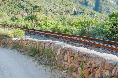 蒙塔古山口的铁路和公路