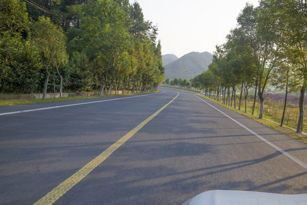 公路与美丽的大自然