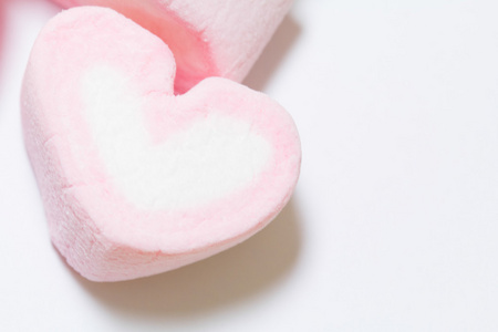 粉色棉花糖的心的形状