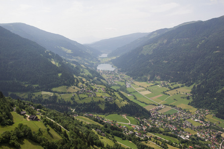 Flightseeing 旅游克恩顿州费尔德我看到湖 Brennsee 鸟瞰图