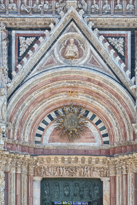 意大利锡耶纳的大教堂 duomo 锡耶纳 锡耶纳 门面的细节