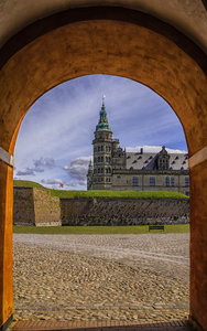 卡隆堡城堡通过拱门