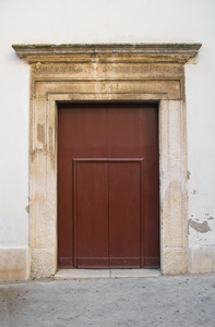 木制的门。bovino。普利亚大区。意大利