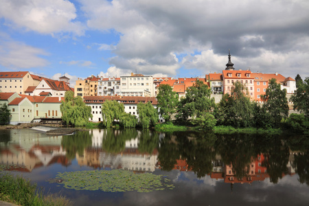 多彩中世纪小镇皮上面河 Otava，捷克共和国