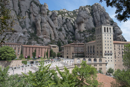 蒙特塞拉特修道院是高高的山脉，巴塞罗那，加泰罗尼亚，西班牙的本笃会修道院