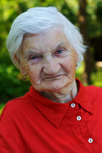 快乐的老年女人图片