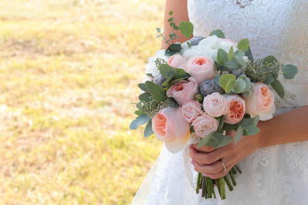 新娘手中的结婚花束