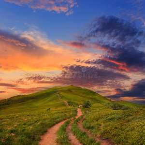 夏季山地景观