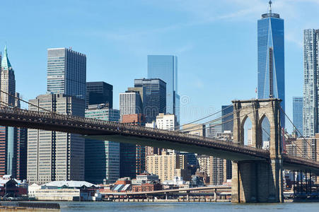 布鲁克林大桥与曼哈顿下城天际线