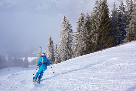 山滑雪度假村