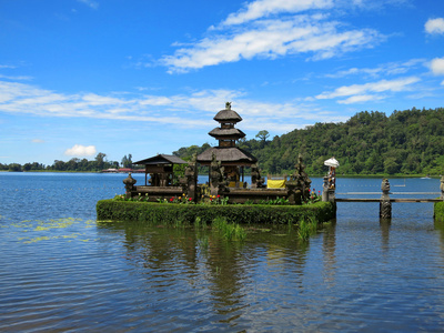 印度尼西亚湖巴厘岛水庙