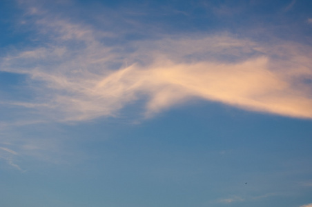 天空云纹理背景。 戏剧性的棉花糖天空云纹理