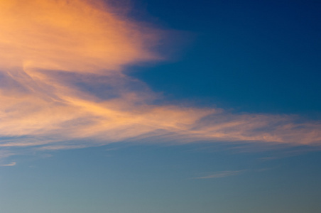 天空云纹理背景。 戏剧性的棉花糖天空云纹理